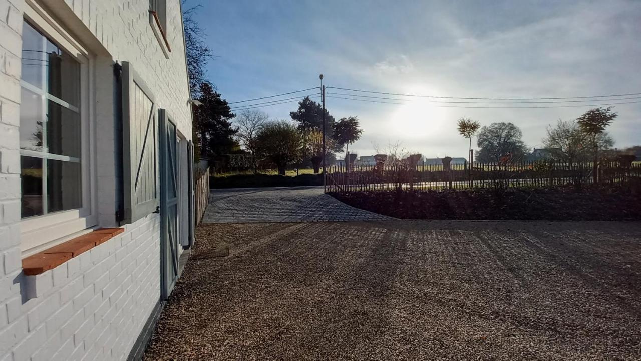 Chambres D'Hotes - Au Clos D'Amande Lasne Exteriör bild