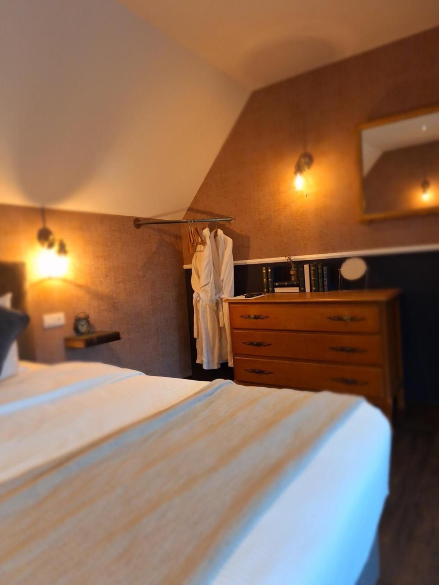 Chambres D'Hotes - Au Clos D'Amande Lasne Exteriör bild