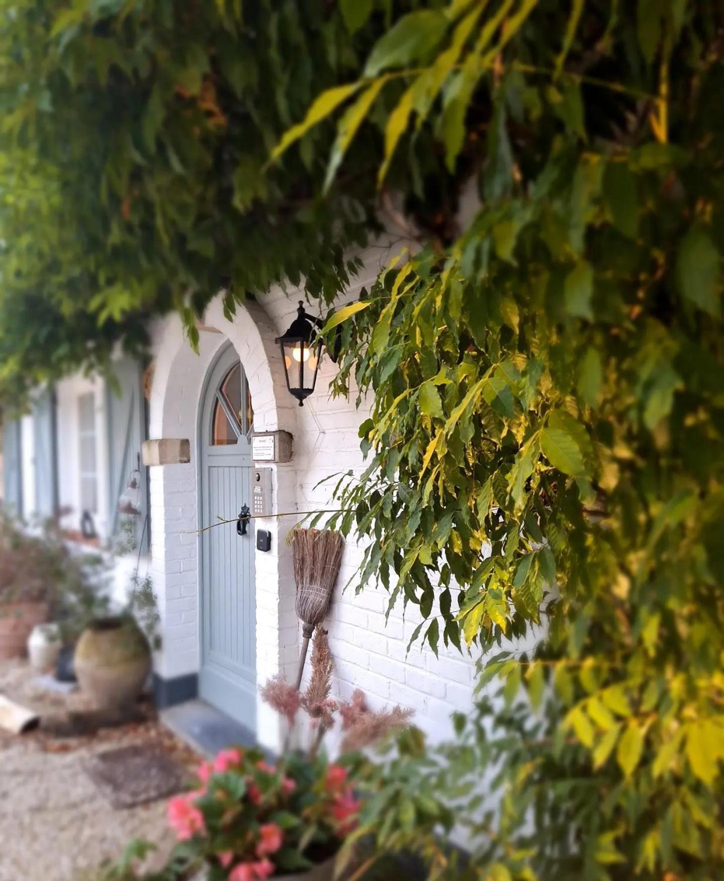 Chambres D'Hotes - Au Clos D'Amande Lasne Exteriör bild